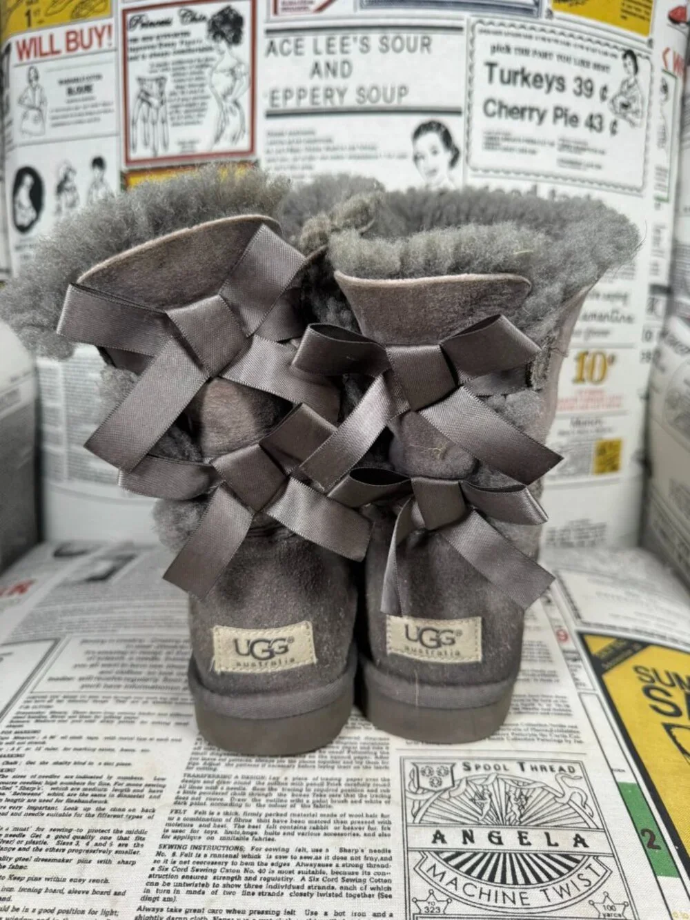 UGG Bailey Bow II Velvet Ribbon Suede/ Sheepskin Boots US 6